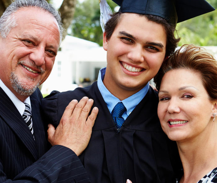 Graduate-Student-with-parents